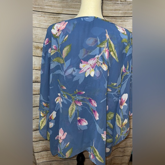 Belle - By Kim Gravel - Flower Print Top - Picture 4 of 8